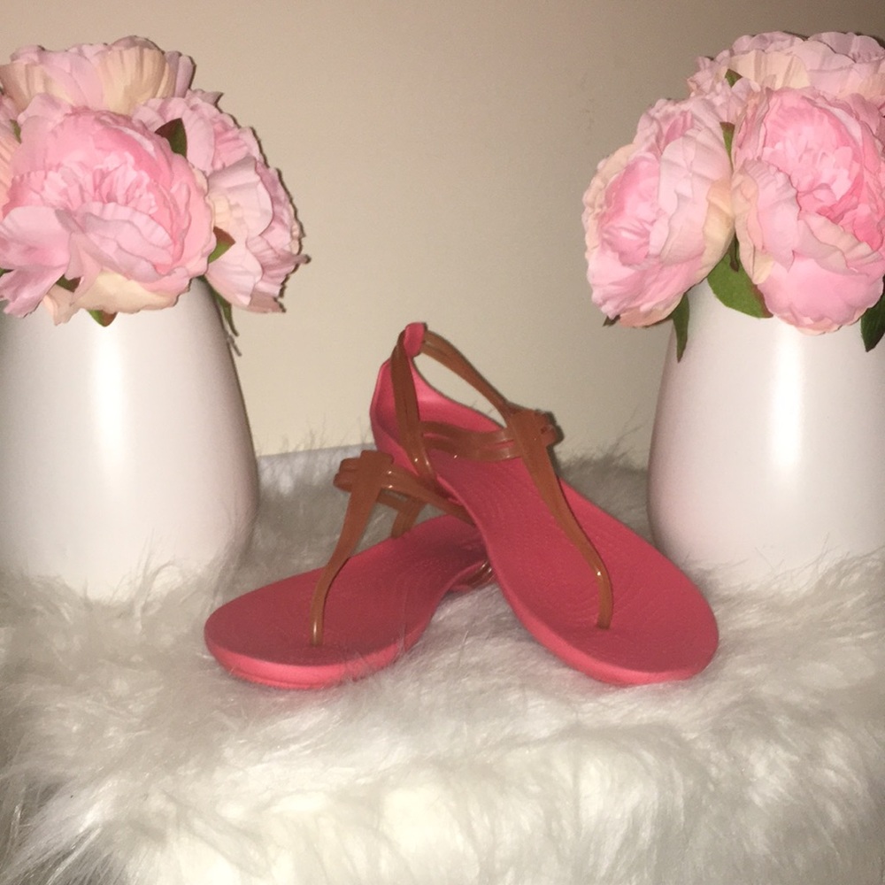 These are Iconic crocs comfort